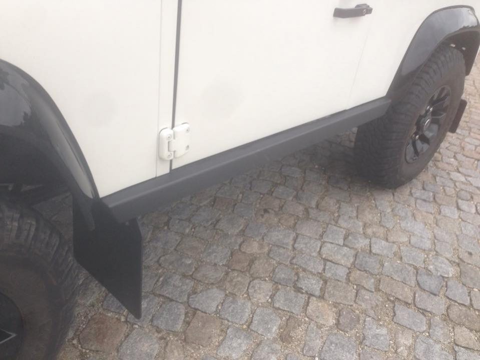 Boîte de rangement latérale noire pour Land Rover Defender L663